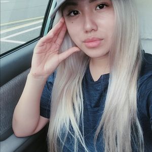 About the Seller: Bea💖